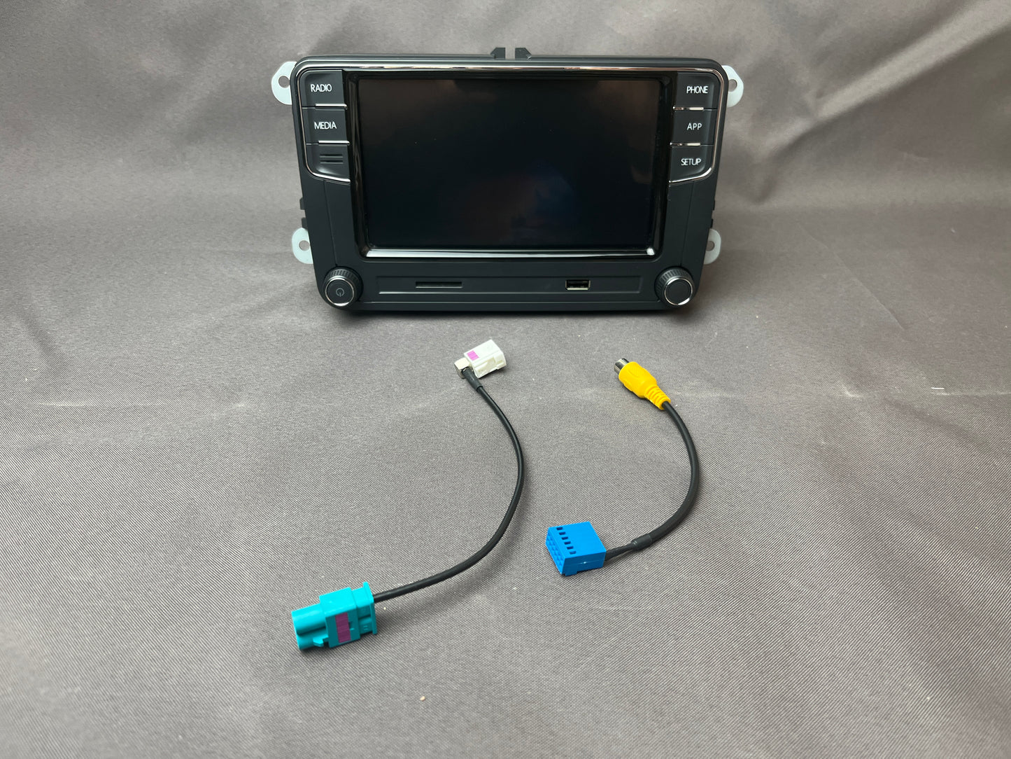 Volkswagen VW RCD 780 CarPlay and Android Car Navigation System Multimedia GPS