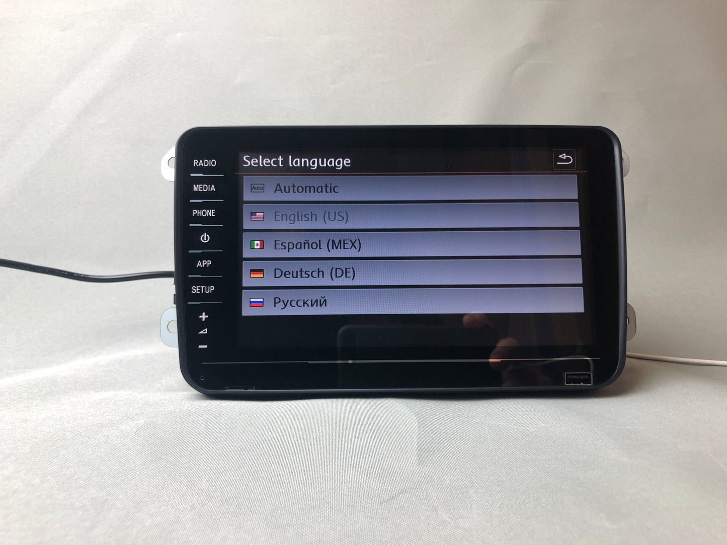 Volkswagen VW RCD 880 CarPlay und Android Autonavigationssystem Multimedia GPS