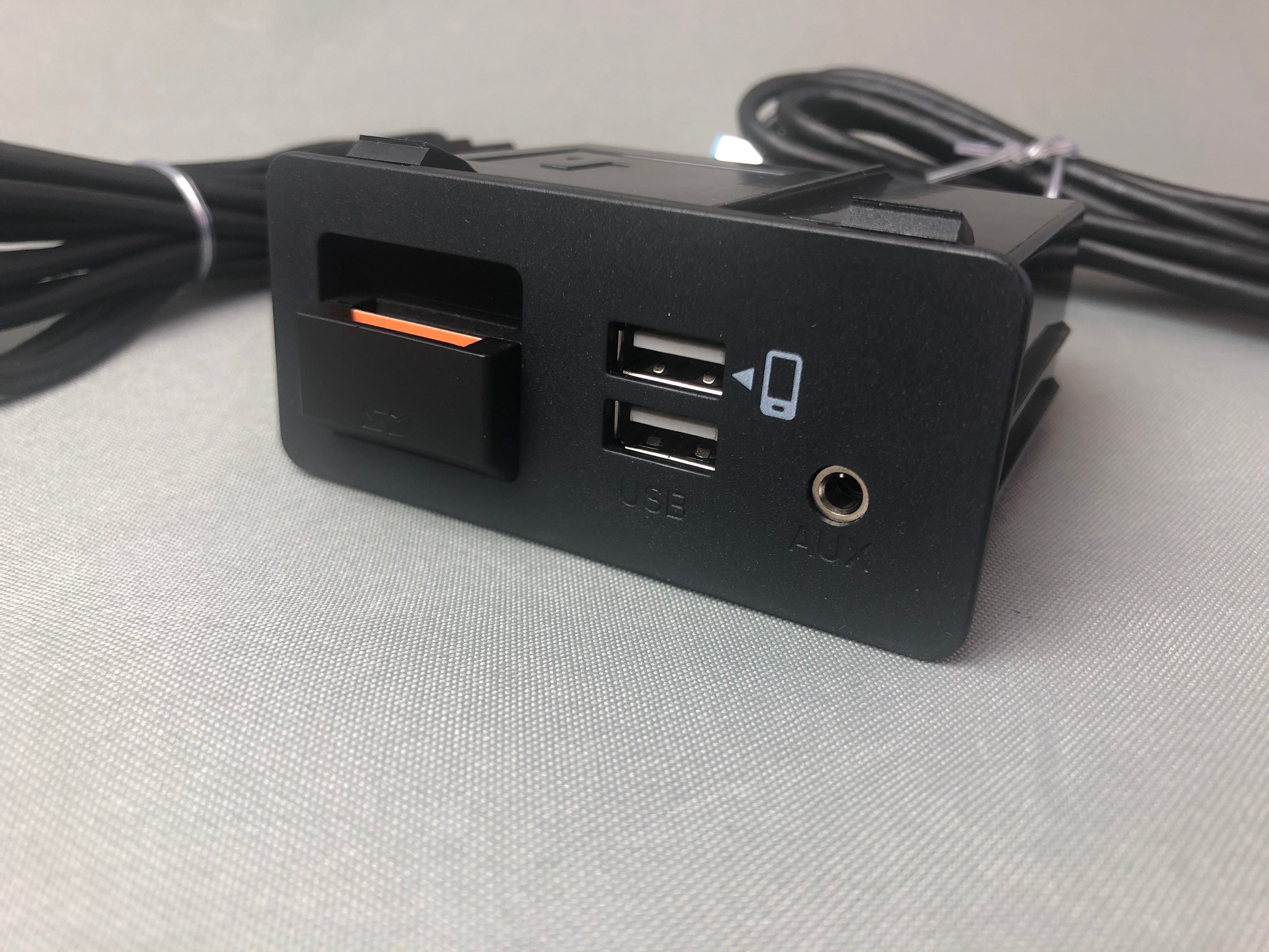 Caricabatterie Wireless Da 20W Per Mazda 3, 6, CX-5, CX-9, CX-3, MX-5, CX-30: Compatto, Stabile E Ideale Per Auto E Ufficio